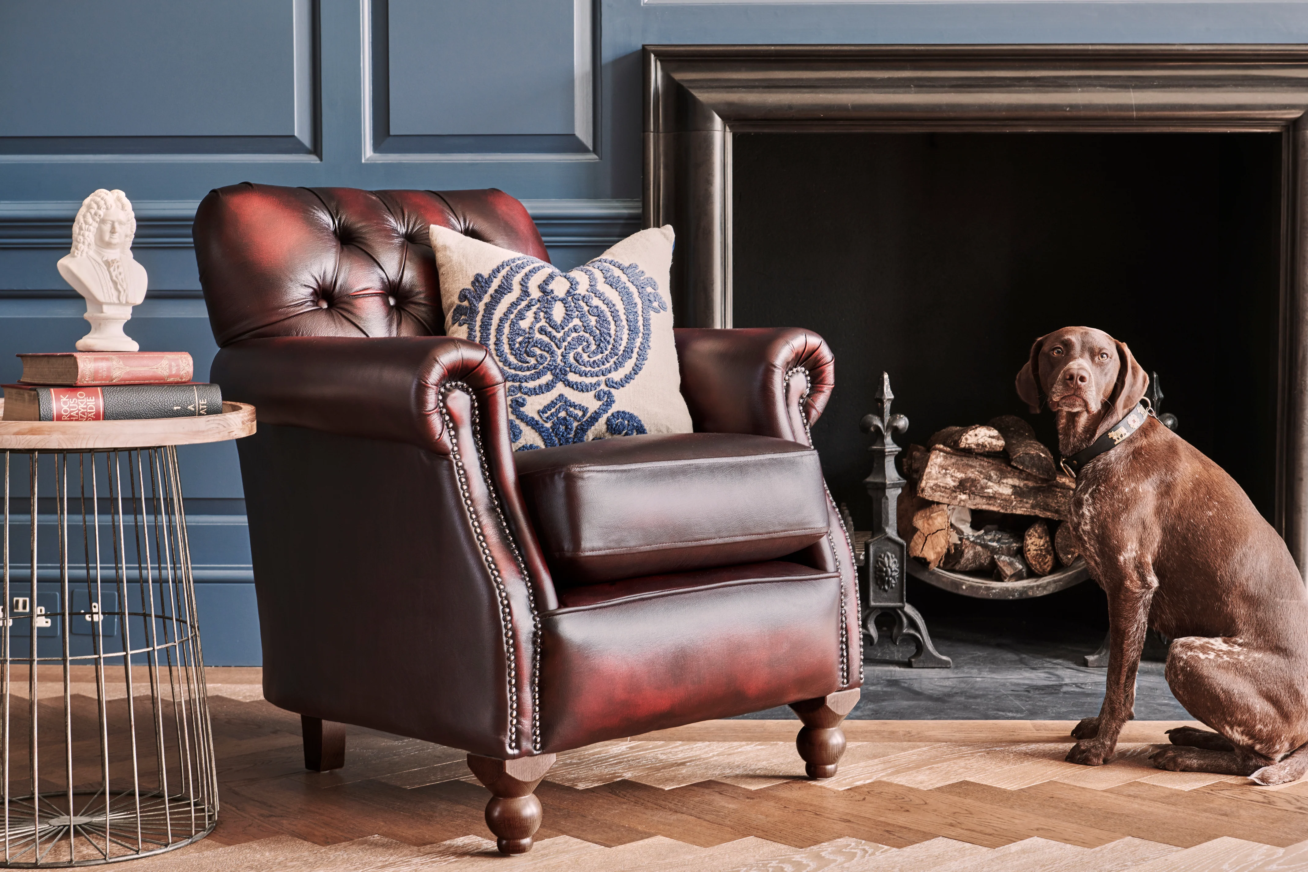 Victoria | Armchair | Antique Red - Image 2